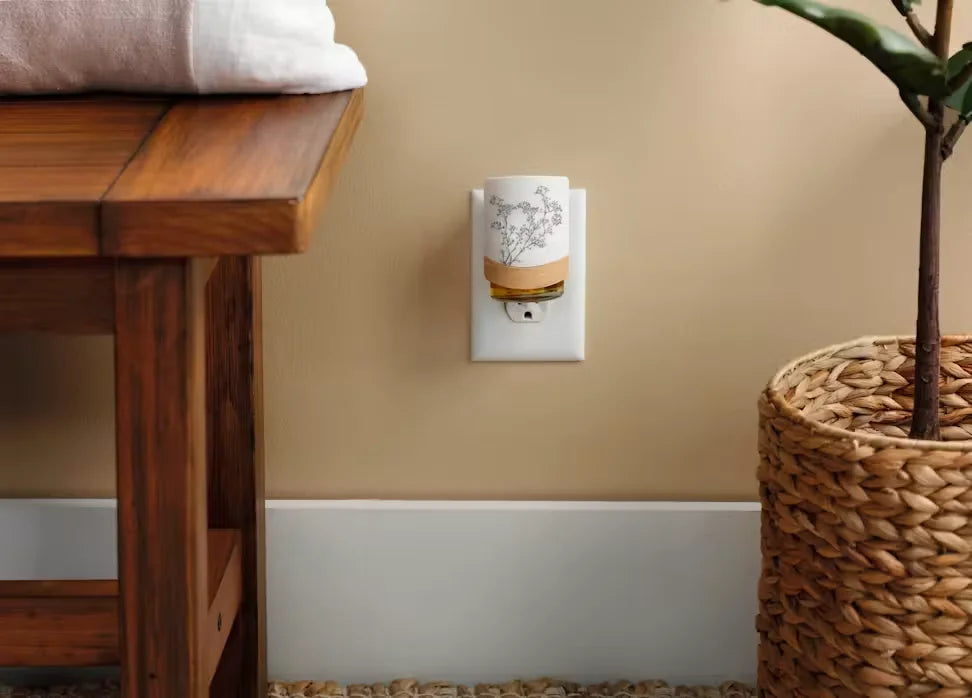 natural-simplicity-scentplug-diffuser-with-light